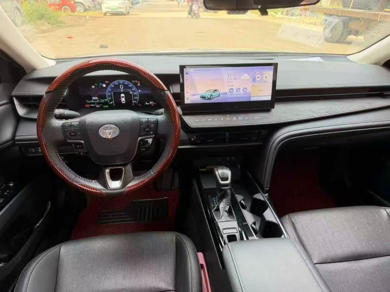 钦州24年丰田凯美瑞6