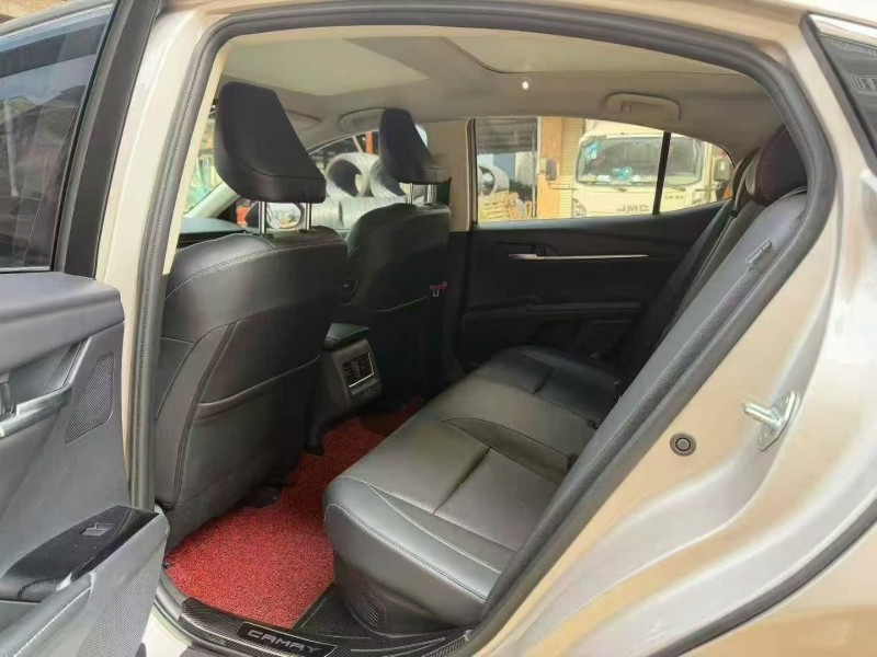 钦州24年丰田凯美瑞7