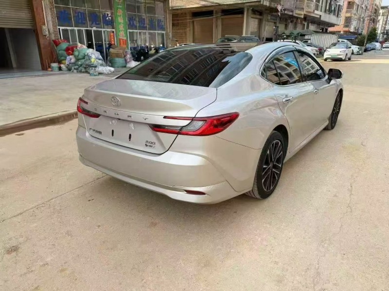 钦州24年丰田凯美瑞8