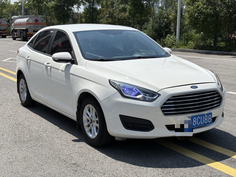 岳阳21年福特福睿斯3