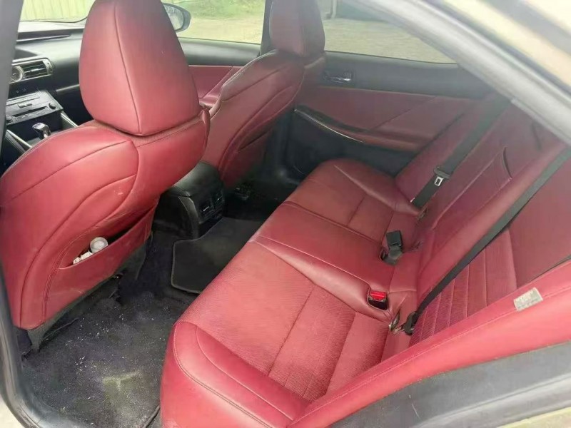 汕头14年雷克萨斯IS7