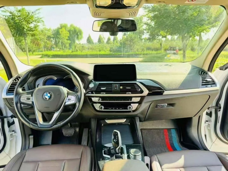 淄博19年宝马X34