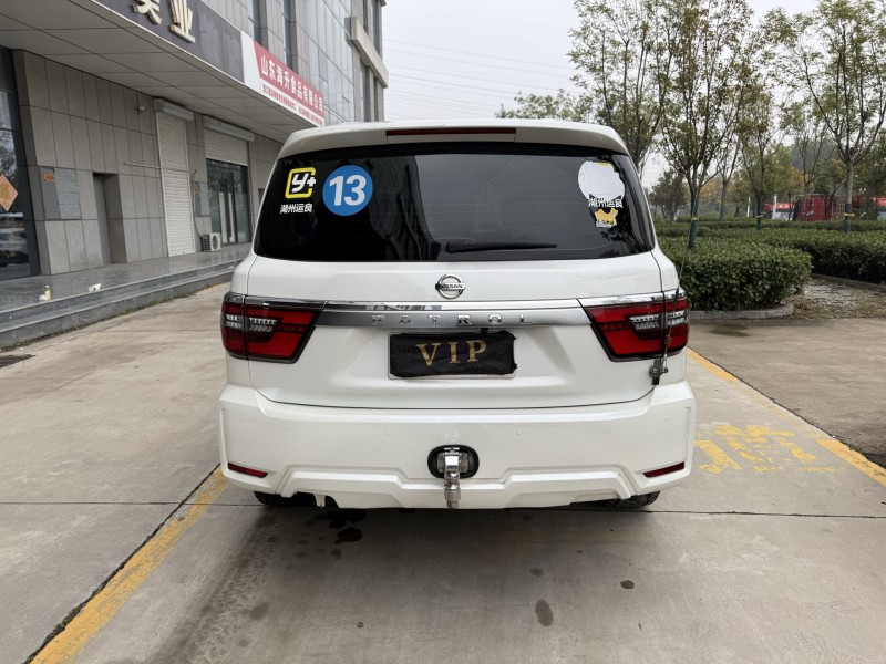 济宁20年日产途乐8