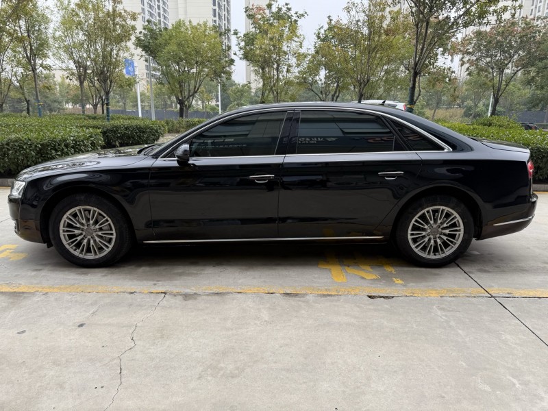 济宁15年奥迪A8L5