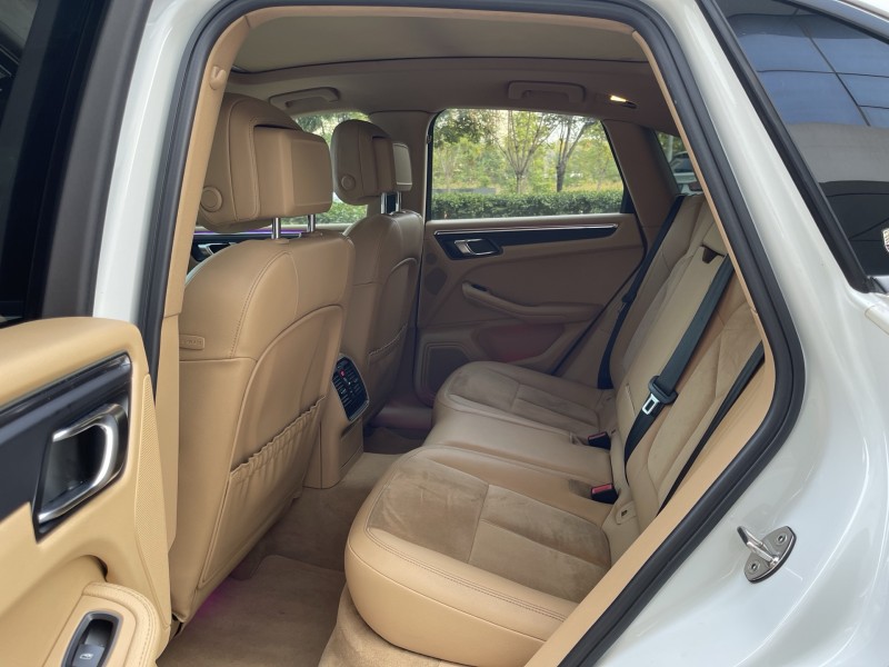 济宁16年保时捷Macan4