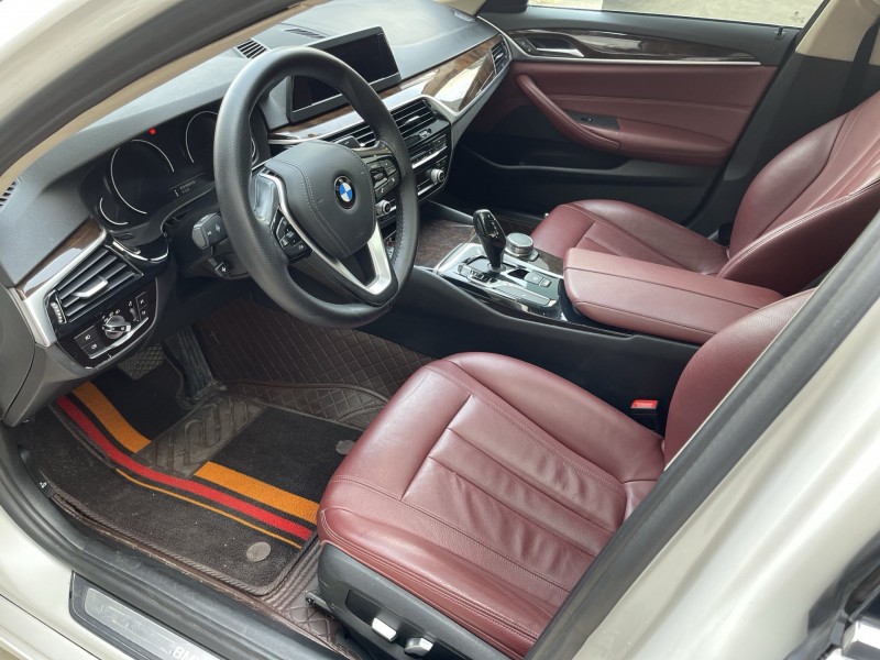 济宁18年宝马5系4