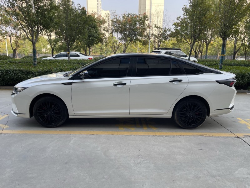 济宁22年东风奕炫8