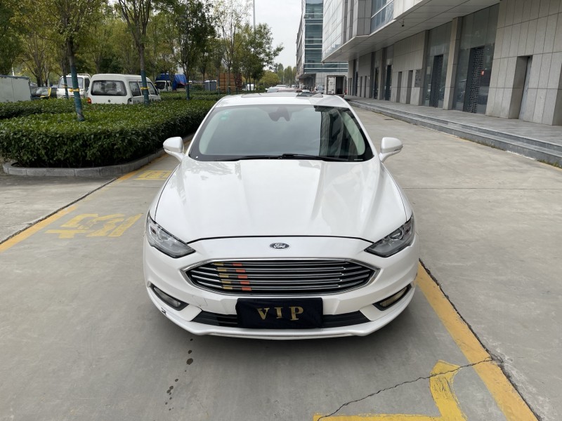 济宁17年福特蒙迪欧1