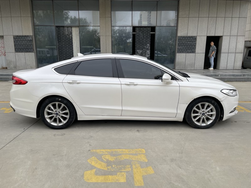 济宁17年福特蒙迪欧7