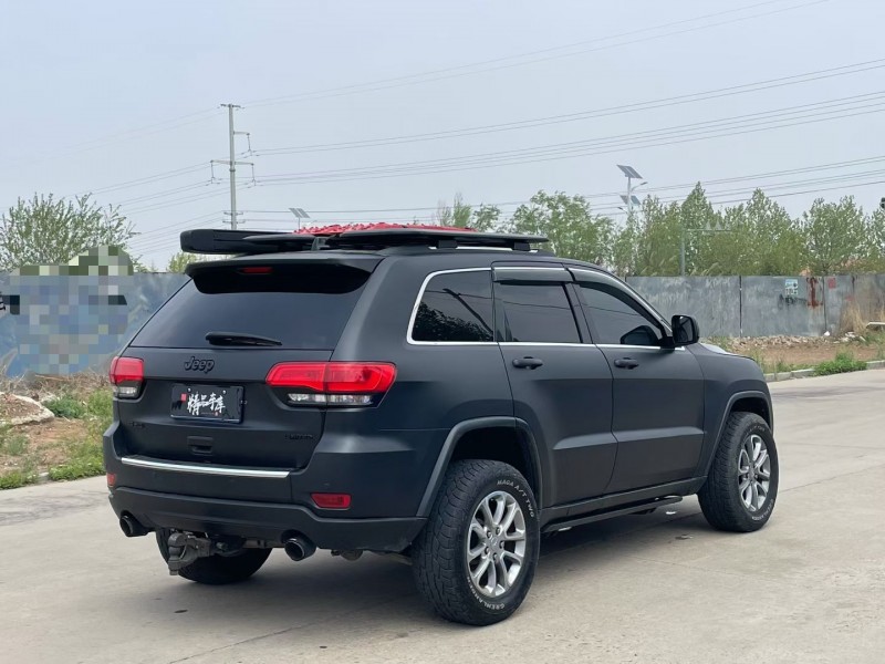 青岛13年Jeep大切诺基8