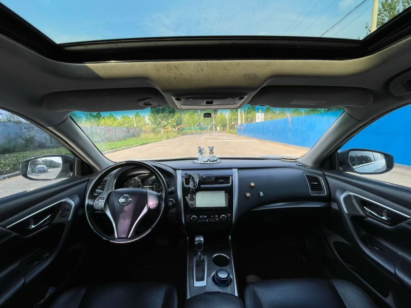 青岛13年日产天籁4