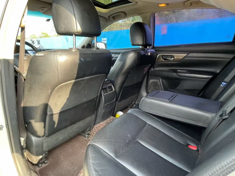 青岛13年日产天籁5