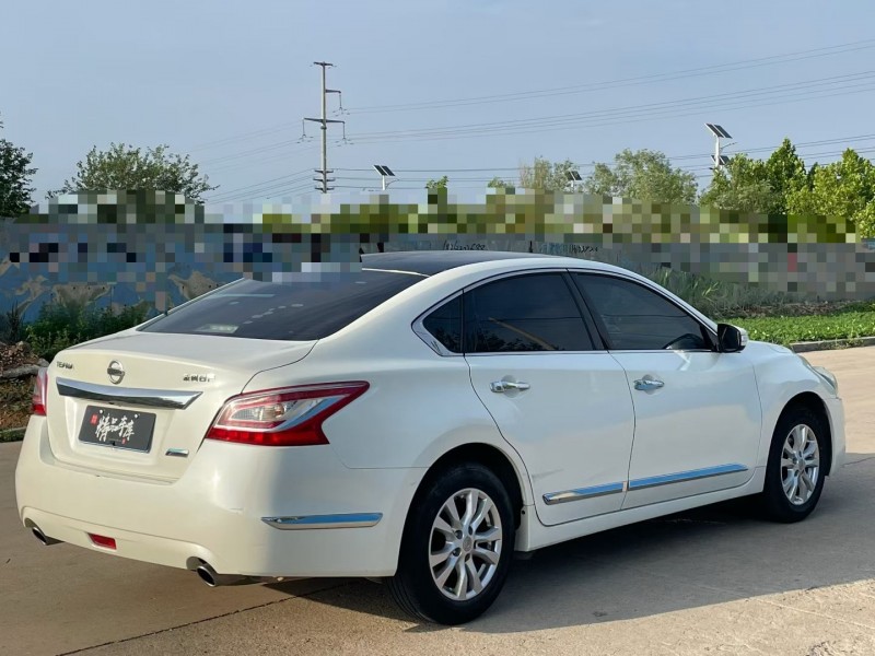 青岛13年日产天籁8