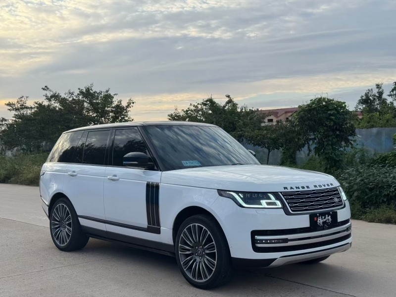 青岛13年路虎揽胜行政3