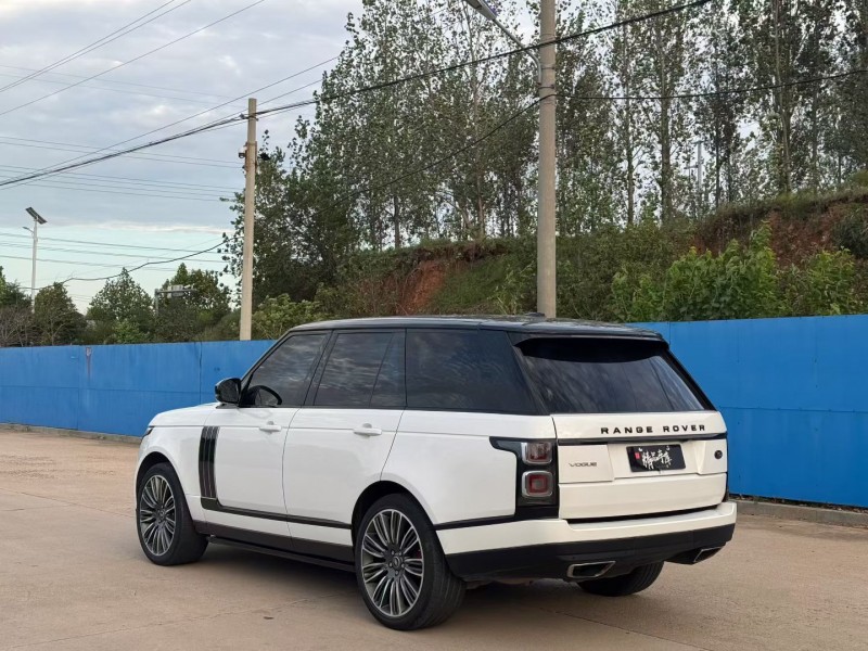 青岛13年路虎揽胜行政7