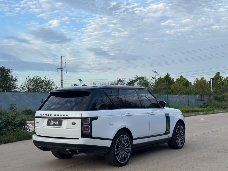 青岛13年路虎揽胜行政8