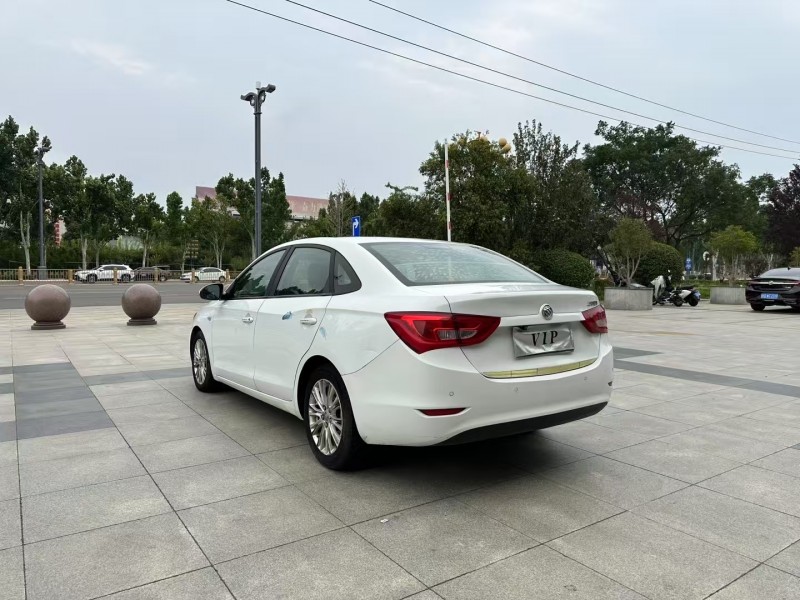 枣庄15年别克英朗GT7