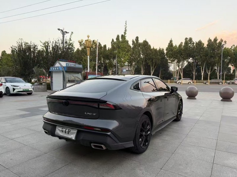 枣庄25年长安汽车UNI8