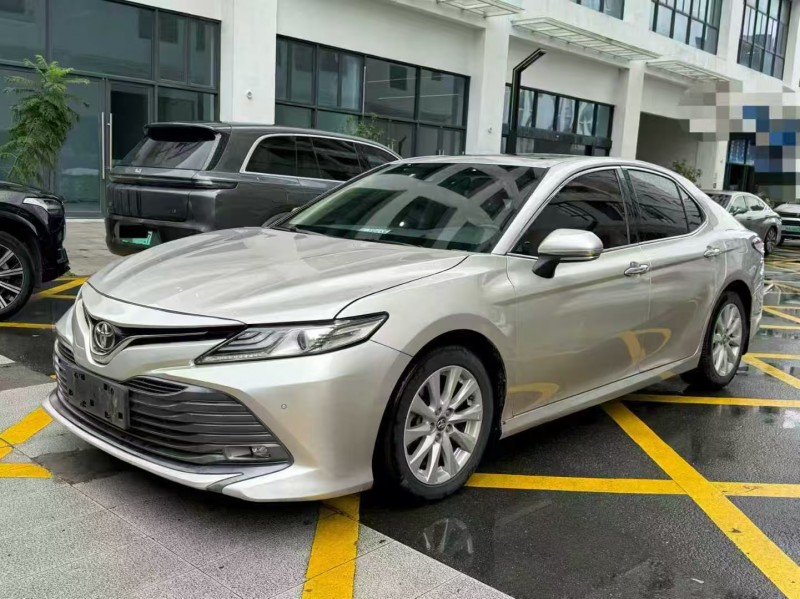 东莞19年丰田凯美瑞2