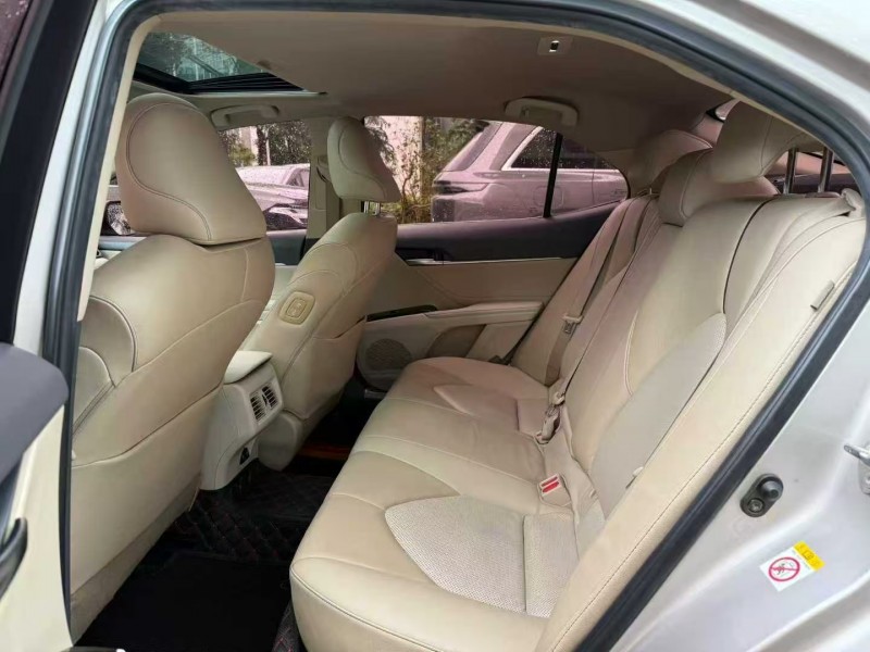 东莞19年丰田凯美瑞4