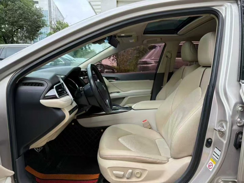 东莞19年丰田凯美瑞6