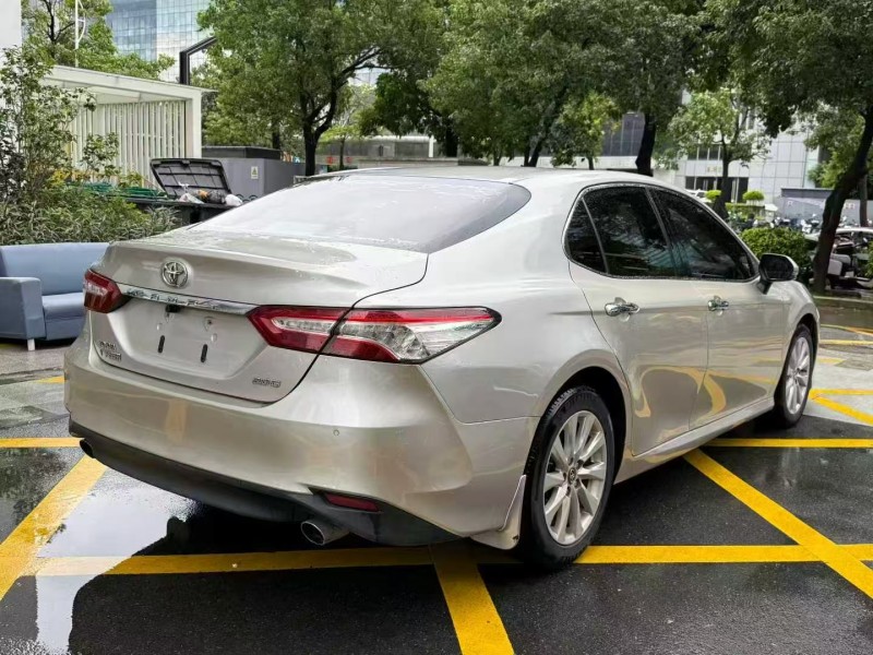 东莞19年丰田凯美瑞7