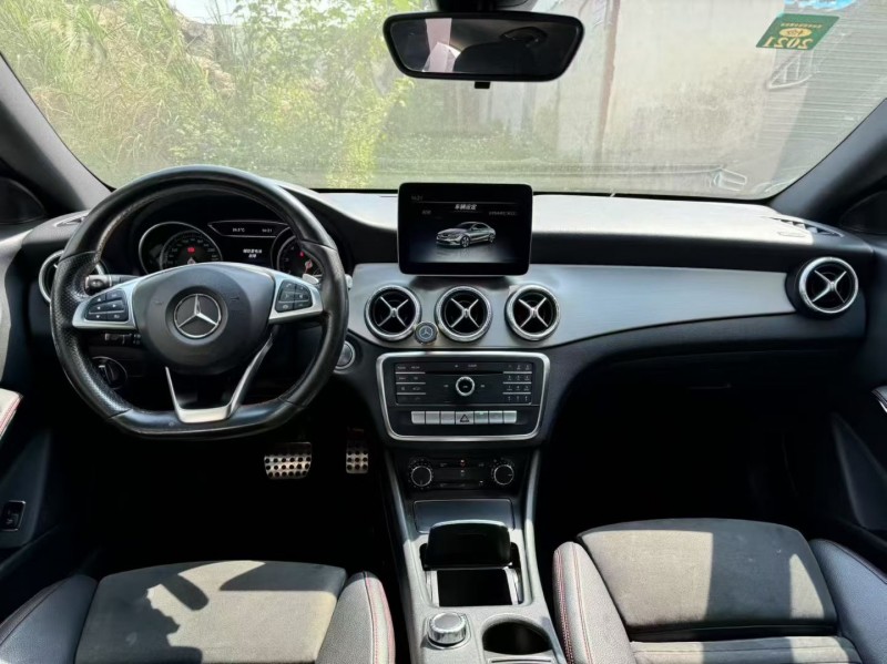 广州17年奔驰CLA5