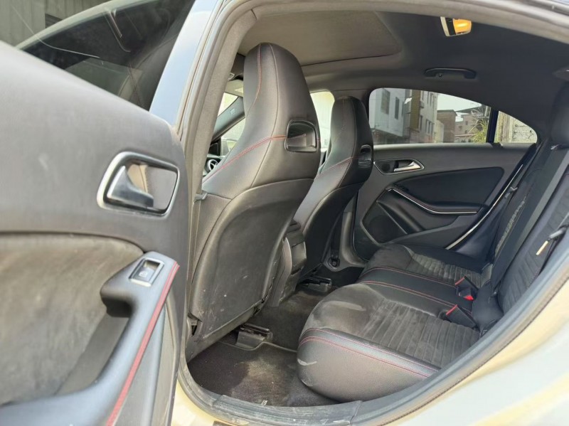 广州17年奔驰CLA6