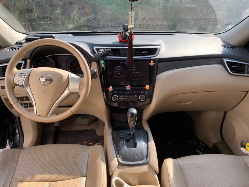 广州15年日产奇骏5