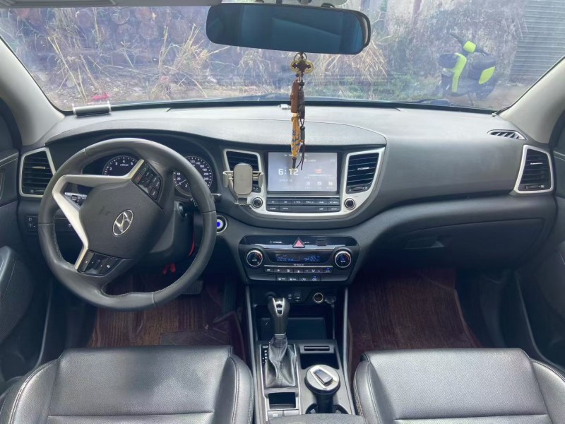 广州17年现代途胜5