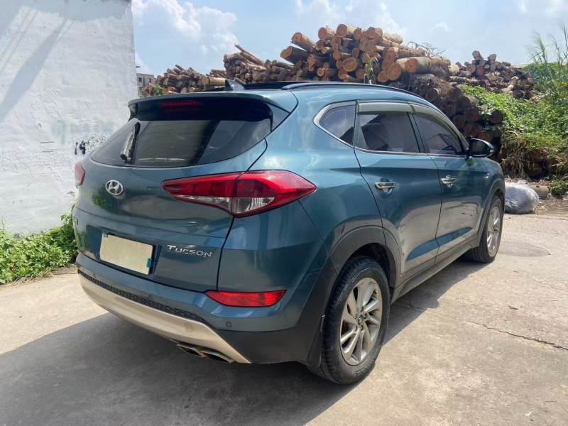 广州17年现代途胜7