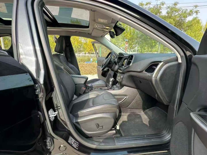 徐州21年Jeep自由光5