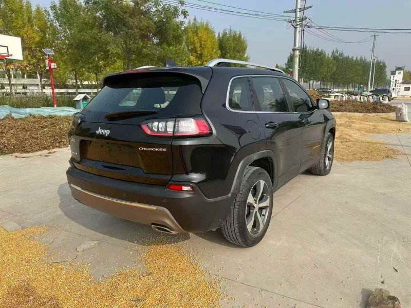 徐州21年Jeep自由光8