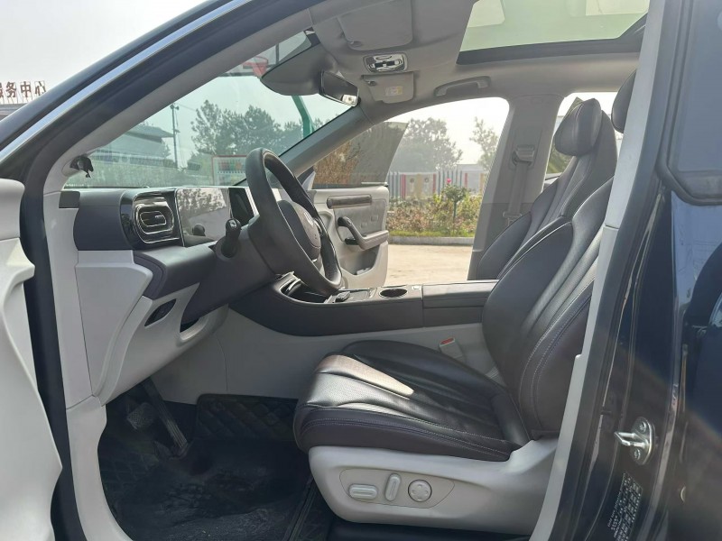 徐州22年零跑汽车C113