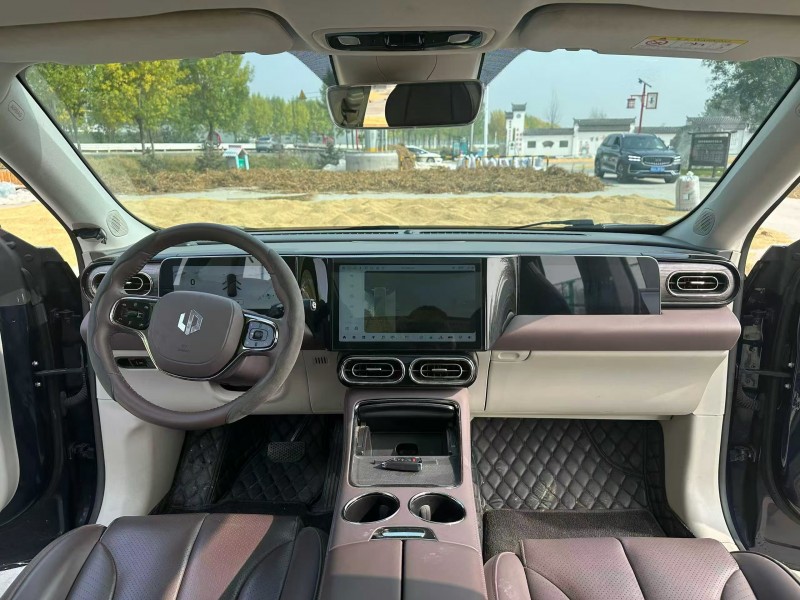 徐州22年零跑汽车C114