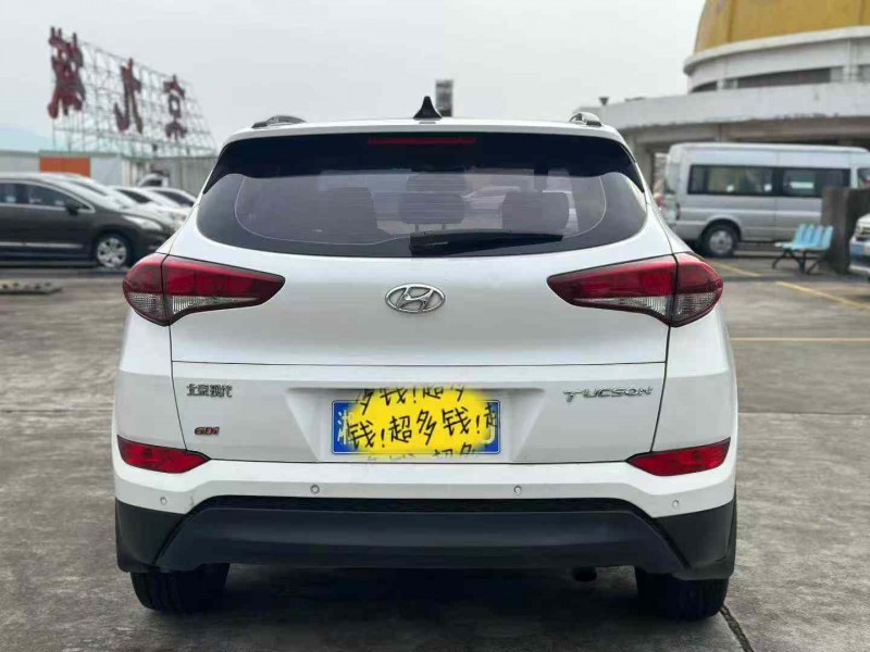 东莞19年现代途胜8