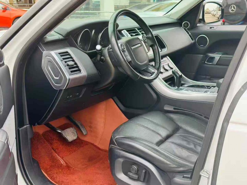 东莞17年路虎揽胜运动4