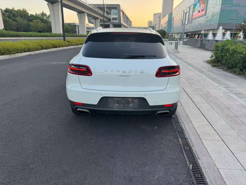 台州16年保时捷Macan5