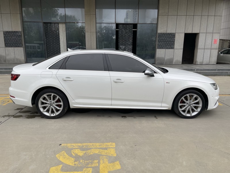 济宁18年奥迪A4L3