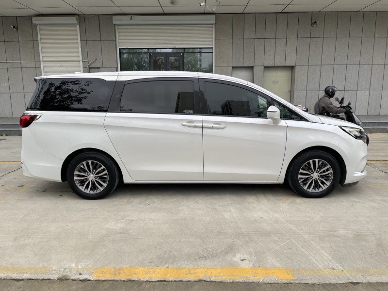 济宁21年别克GL87