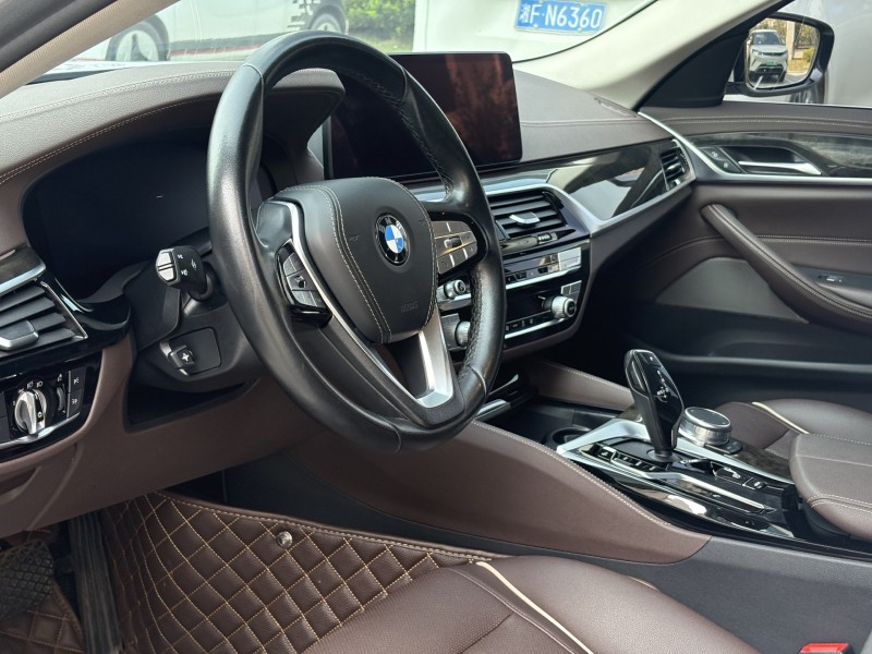 岳阳22年宝马5系8