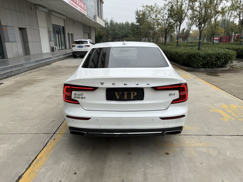 济宁21年沃尔沃S60L8