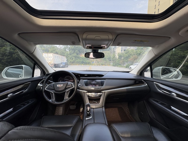 岳阳16年凯迪拉克XT54