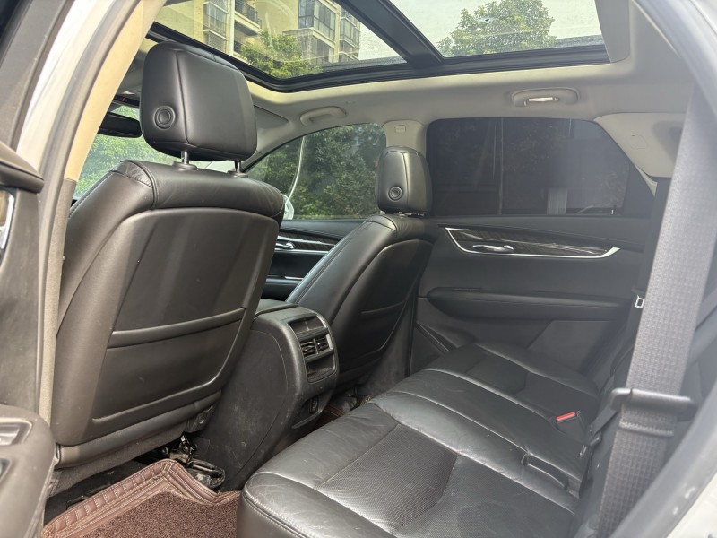 岳阳16年凯迪拉克XT55