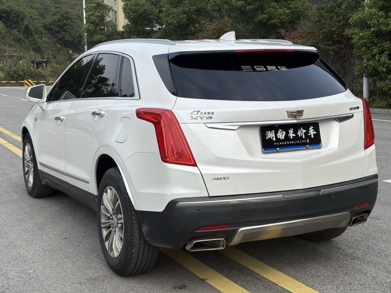 岳阳16年凯迪拉克XT58