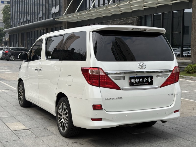 岳阳14年丰田埃尔法8