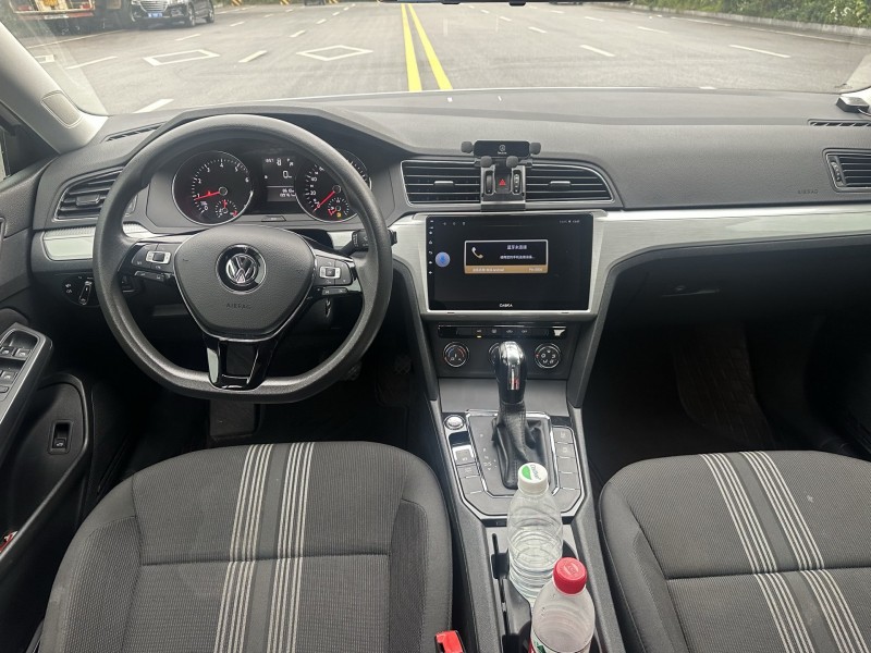 岳阳17年大众凌渡6