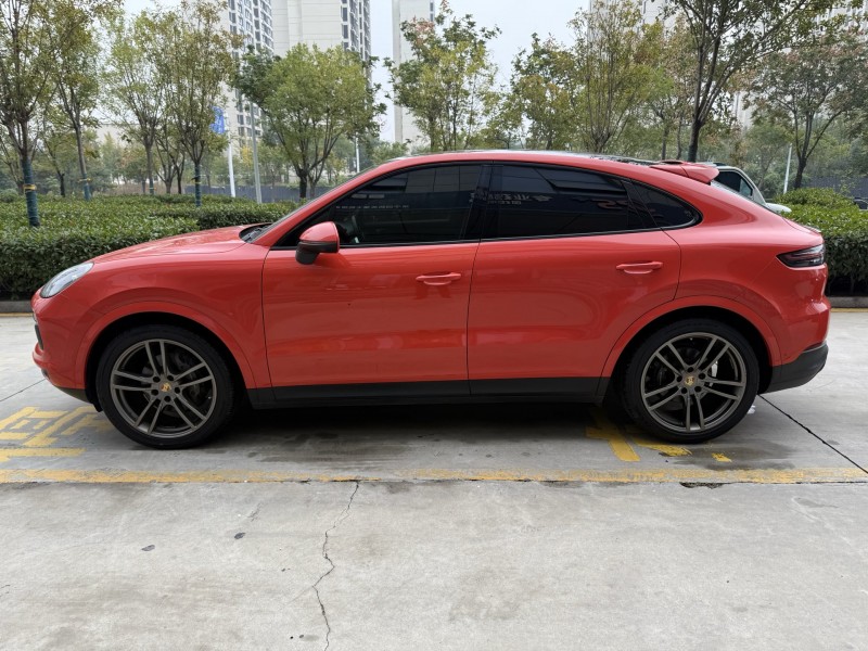 济宁20年保时捷卡宴9