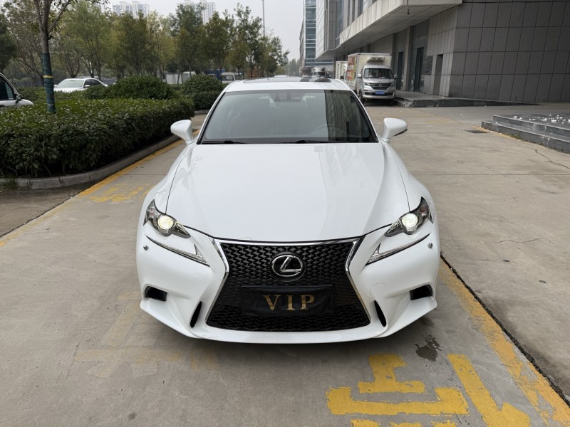 济宁16年雷克萨斯IS1