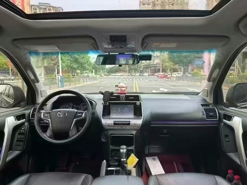 广州19年丰田普拉多5